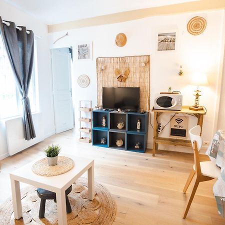 La Villa Au Petit Bonheur Honfleur Bagian luar foto