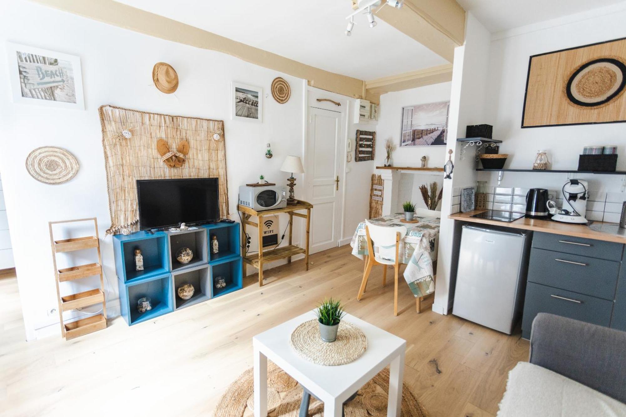 La Villa Au Petit Bonheur Honfleur Bagian luar foto
