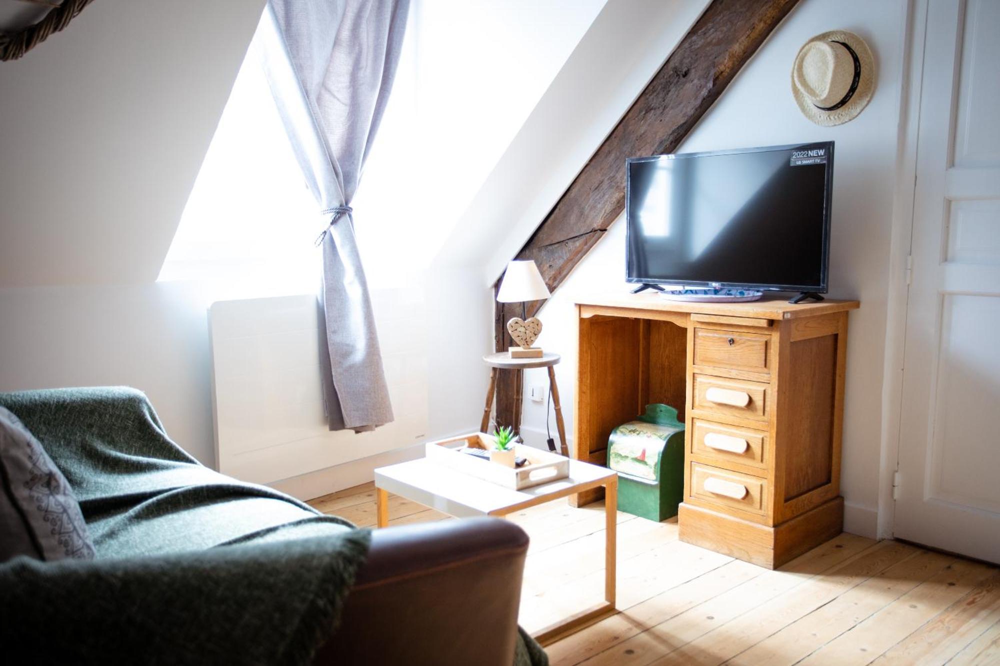 La Villa Au Petit Bonheur Honfleur Bagian luar foto