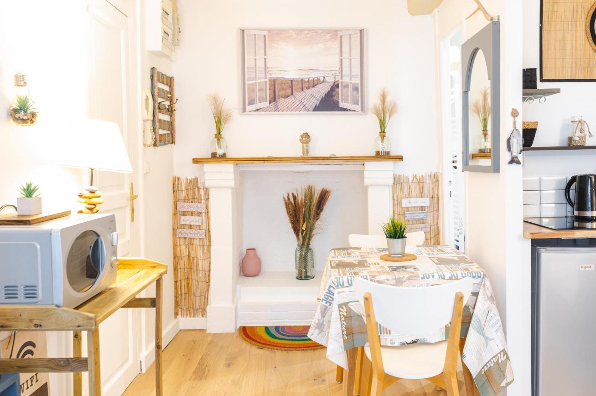 La Villa Au Petit Bonheur Honfleur Bagian luar foto